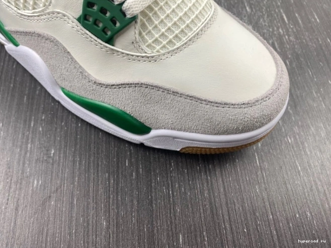 DR5415-103 Pine Green Air SB Jordan x 4 Nike 0826